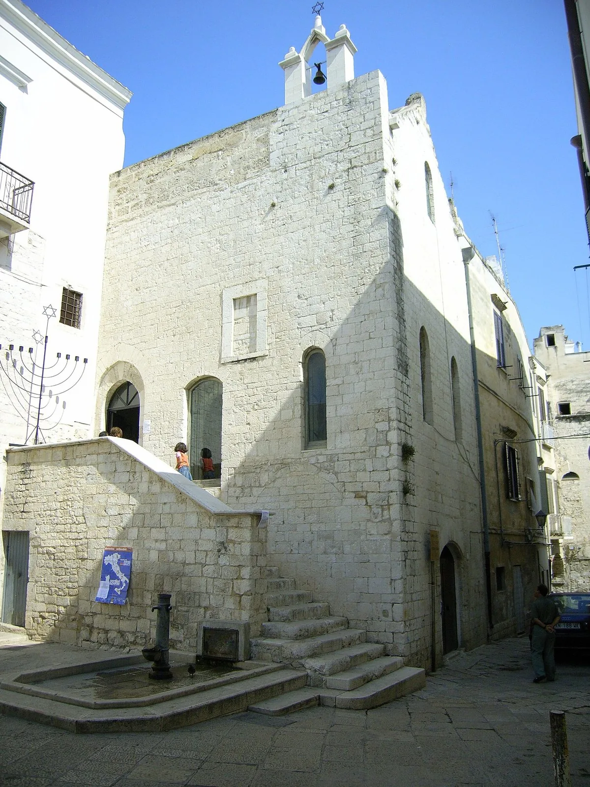 La Sinagoga Scolanova nel quartiere ebraico di Trani
