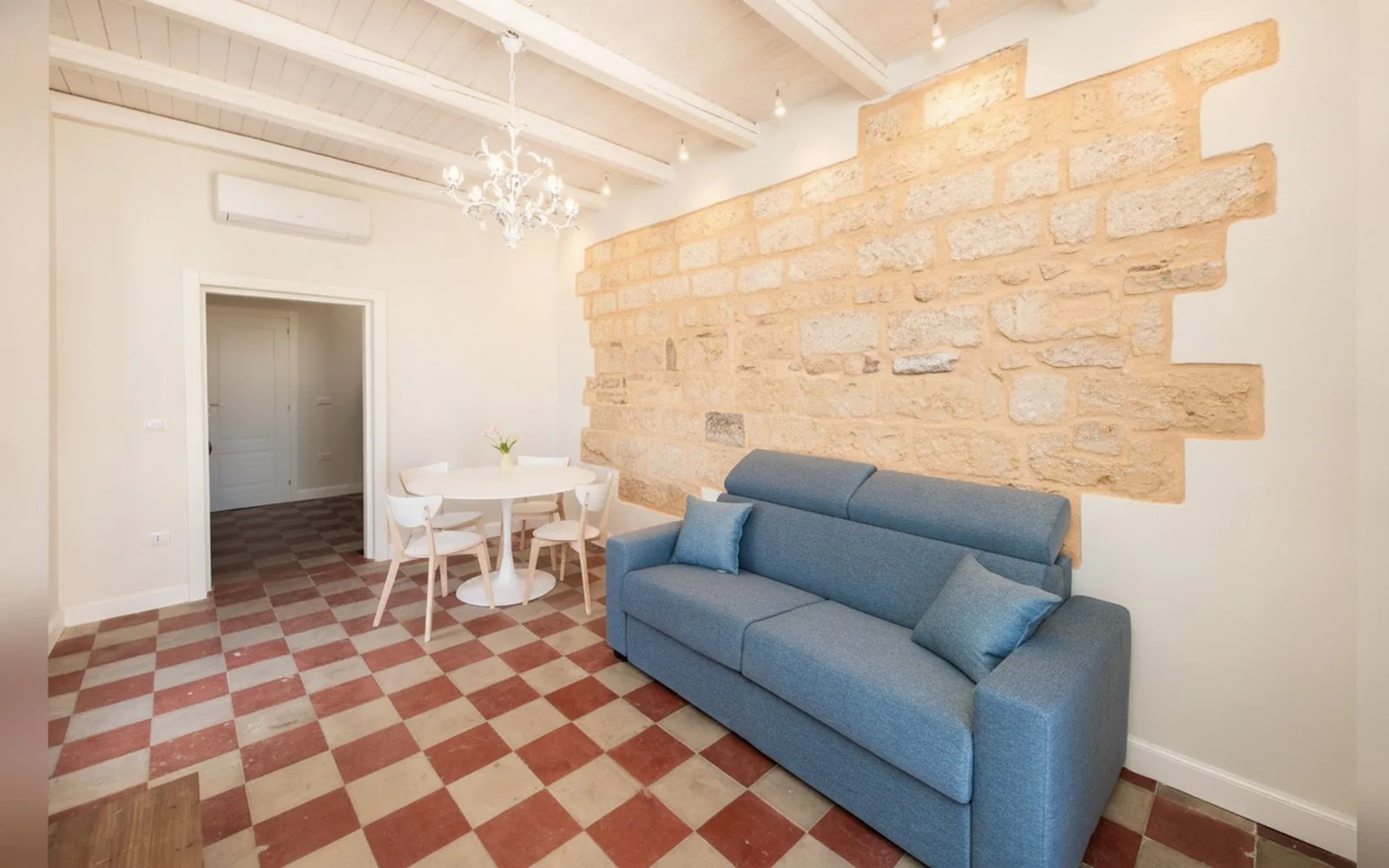 Terrazza Nostromo Francesco — Appartamento con terrazza nel centro di Trani, 
