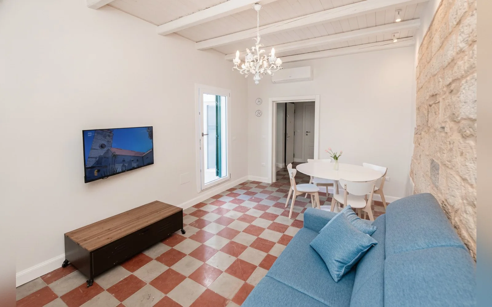 Terrazza Nostromo Francesco — Appartamento con terrazza nel centro di Trani, 